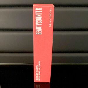 Beauty Counter- Beyond Gloss - Shade: DAHLIA